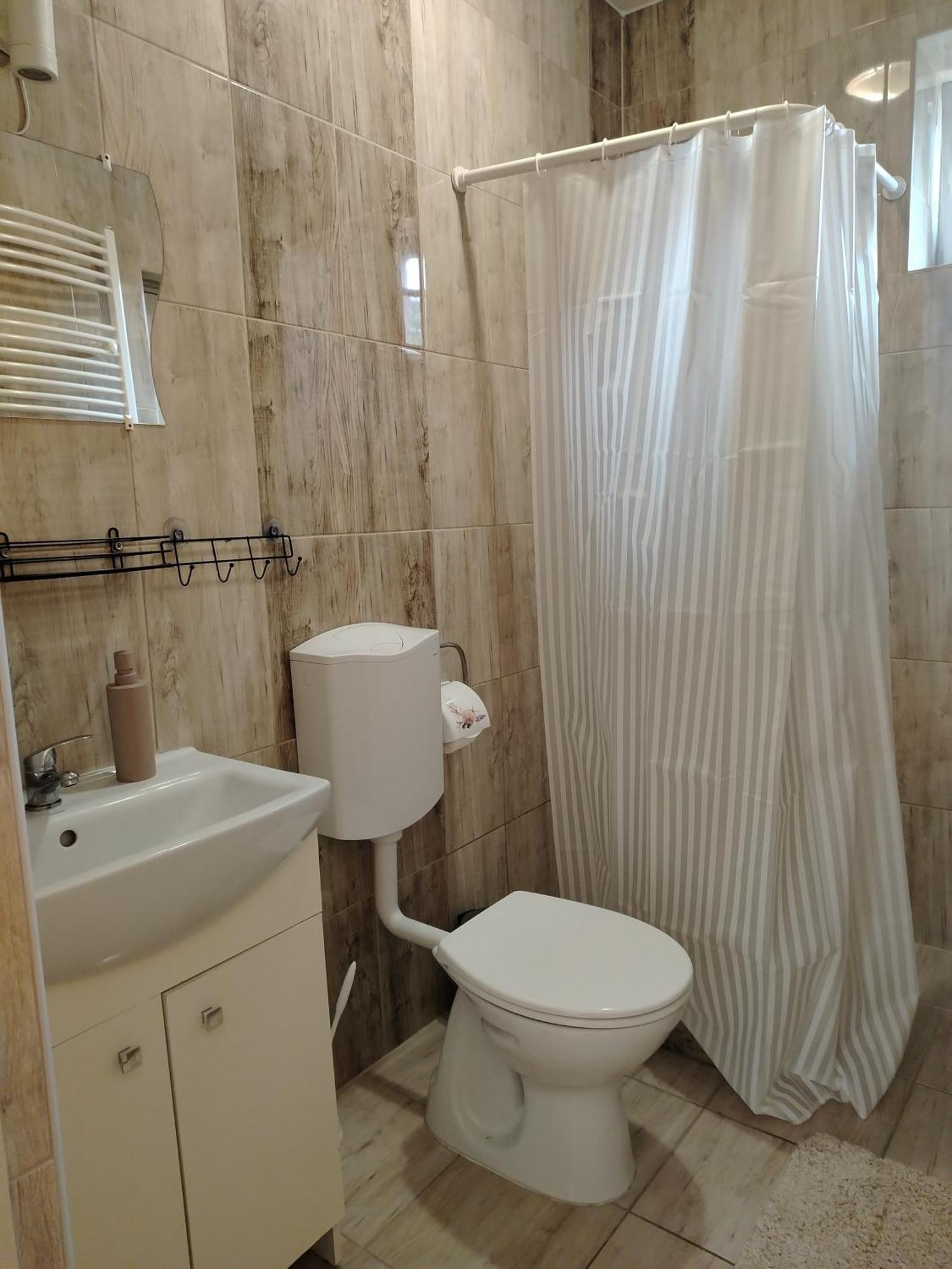 Kaptarko Apartmanhaz Demjén Extérieur photo